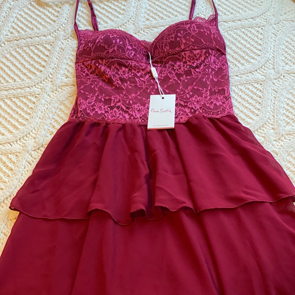 NWT Short Red Dress with Lace 😍 - Picture 2 of 5